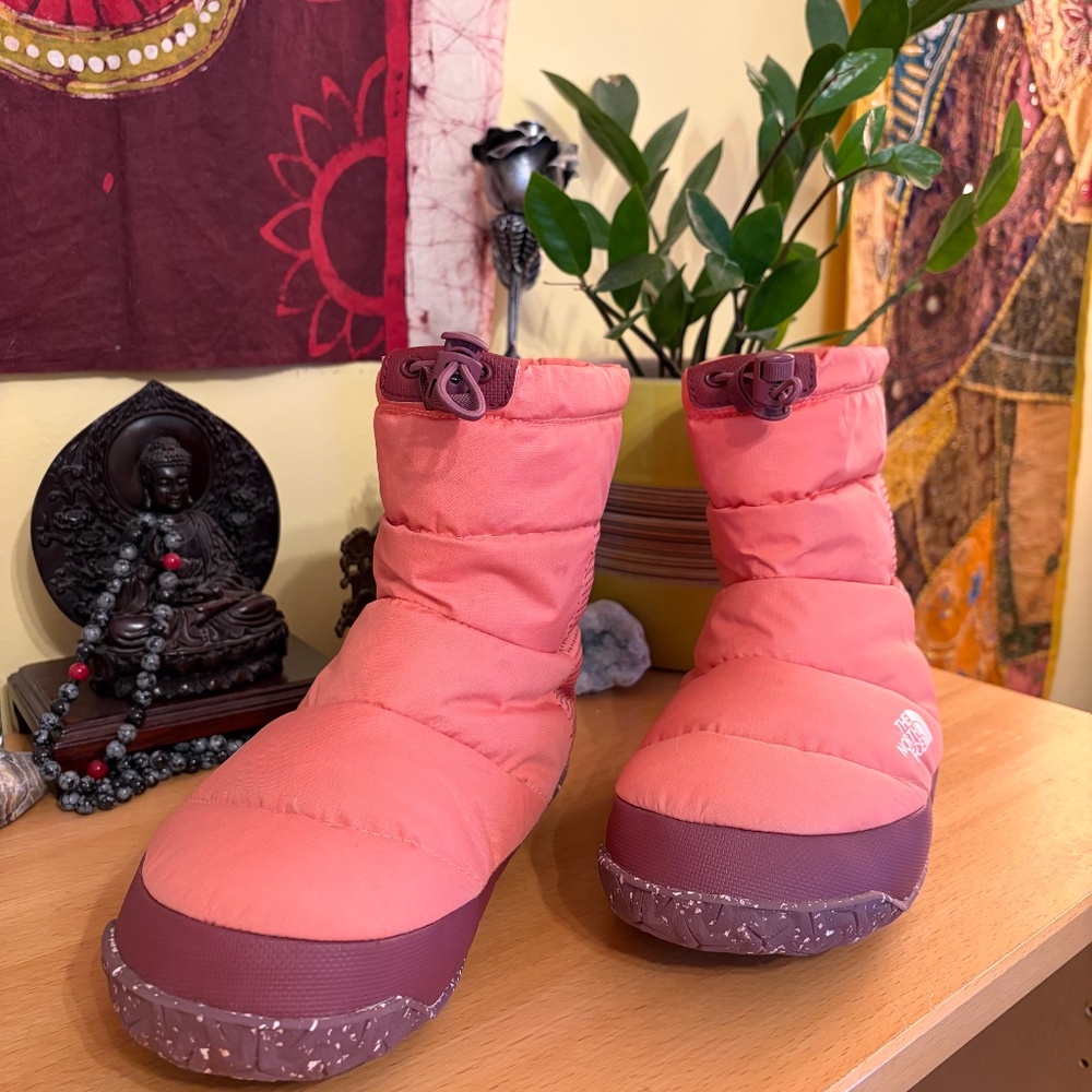 The North Face 550 Nuptse Apres Insulated Goose Down Bootie Womens Boots Sz 7 - Picture 3 of 15